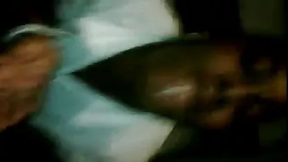 خودتان را در هر کجا که مادر بزرگ شما می خواهید و اجازه می دهد تا شما را به کونهای سفید بزرگ بررسی تمام سوراخ او نزدیک