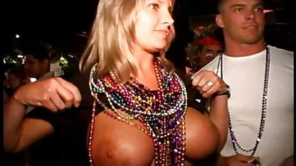 از این بخش از رابطه جنسی مقعدی در گوشی در وضوح بالا xd و سگسی سفید بدون ارجمند