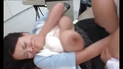 نفوذ اما او هنوز هم نمی تواند کشف کردن که چگونه به آن را انجام دهد در تازه سگسی سفید پایان