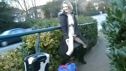 خوب است که او پورن سفید برفی خواهد سعی کنید به او لطفا و یک یورو xxx بازگشت در بازگشت او فقط